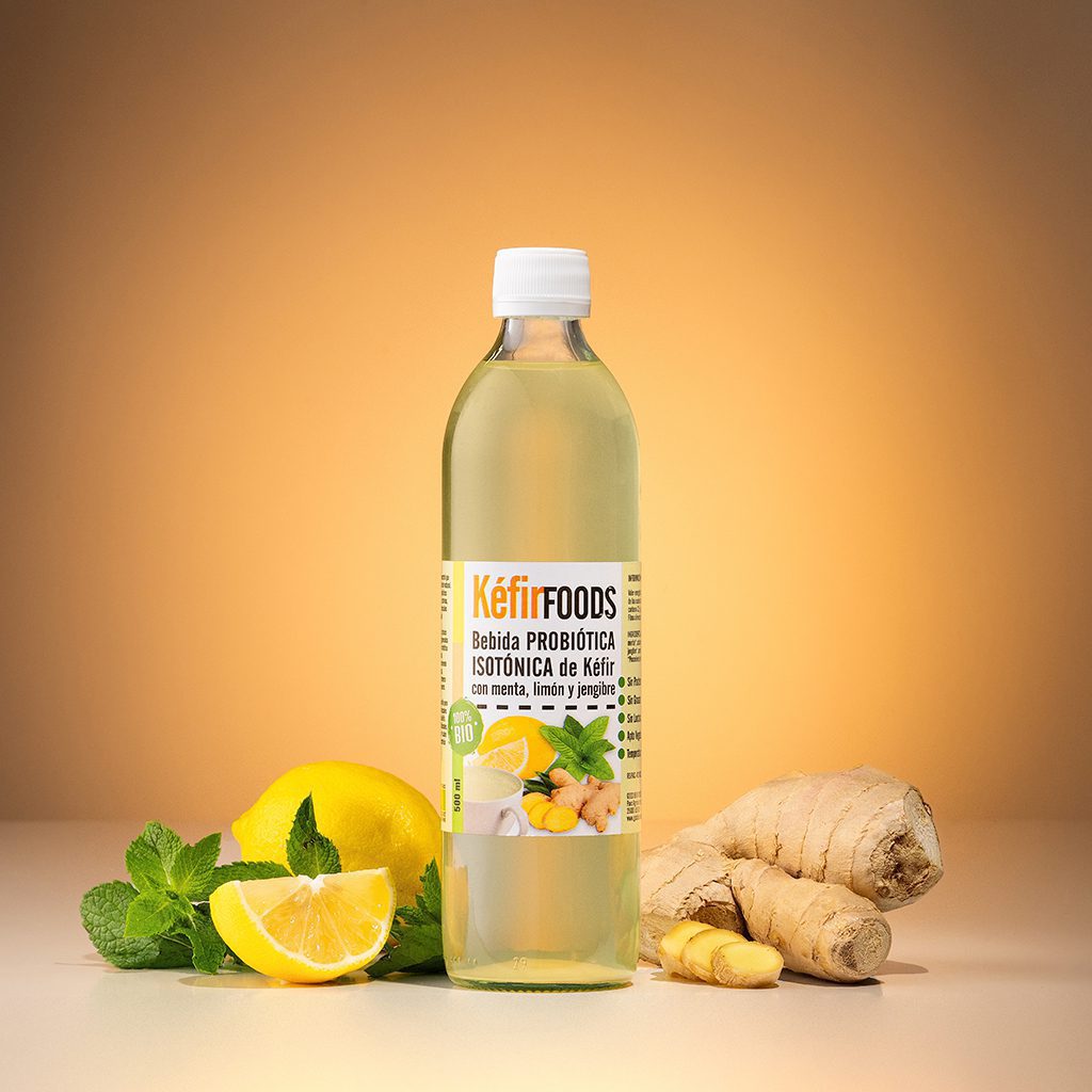 Aigua de quefir amb menta, llimona i gingebre